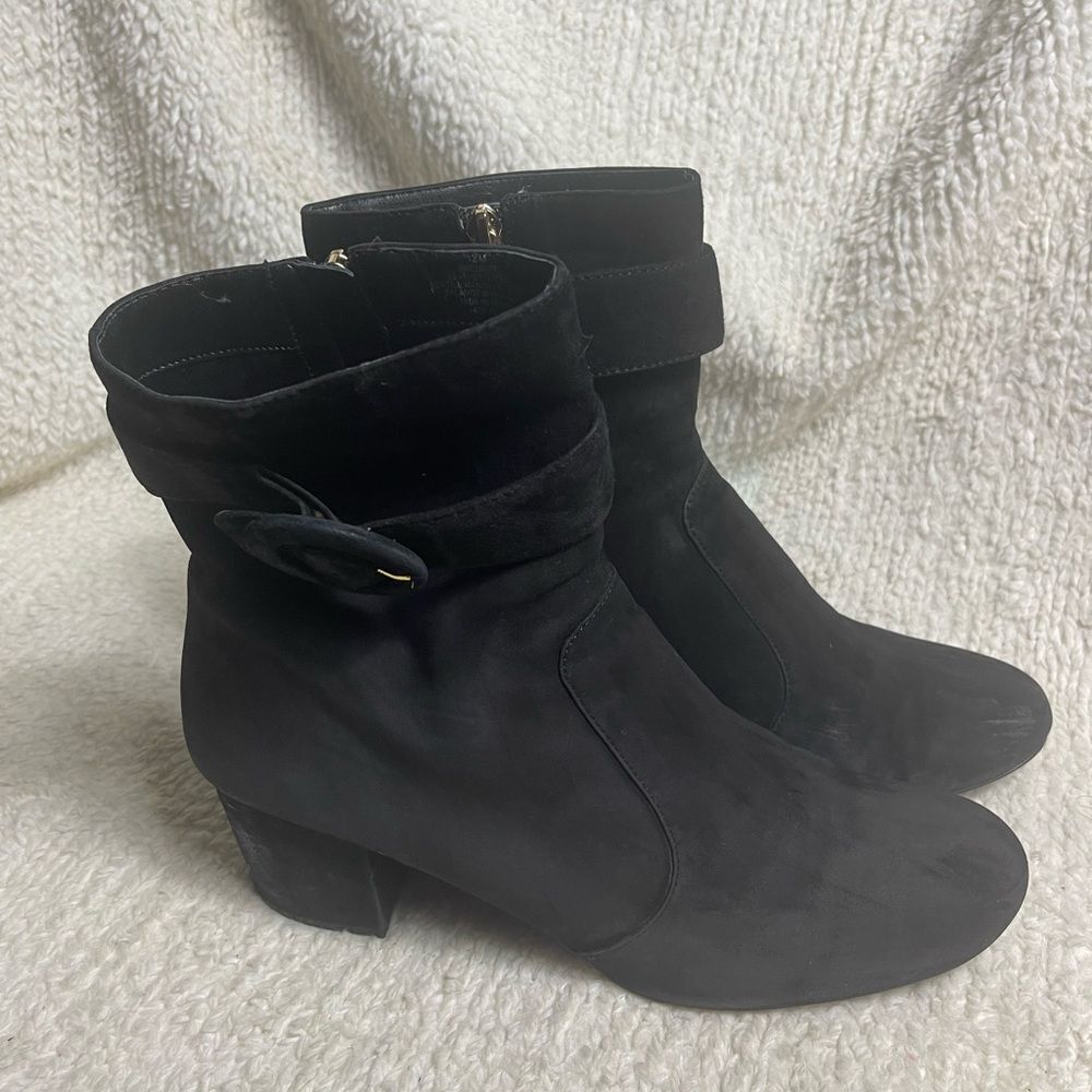 Nine West leather Black Suede Ankle Boots block heels buckle accent  SZ12M